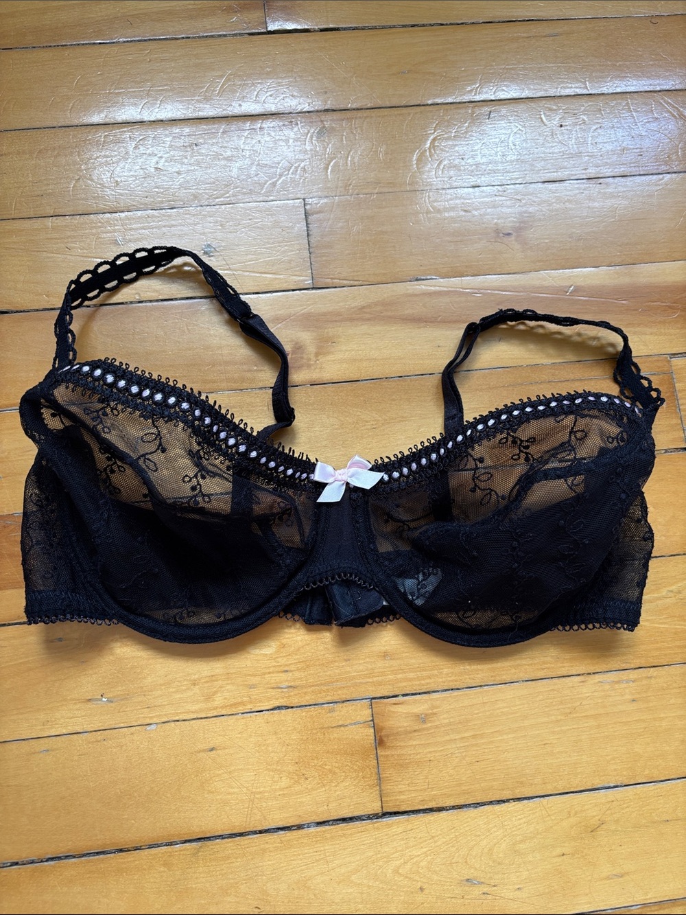 Sheer Lace Underwire Bra with Contrast Center Bow — Black